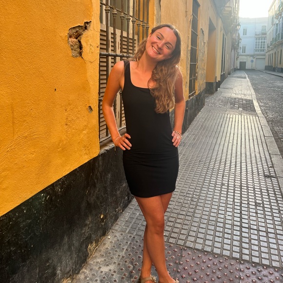 Meet your Posher, Emily - Picture 1 of 1